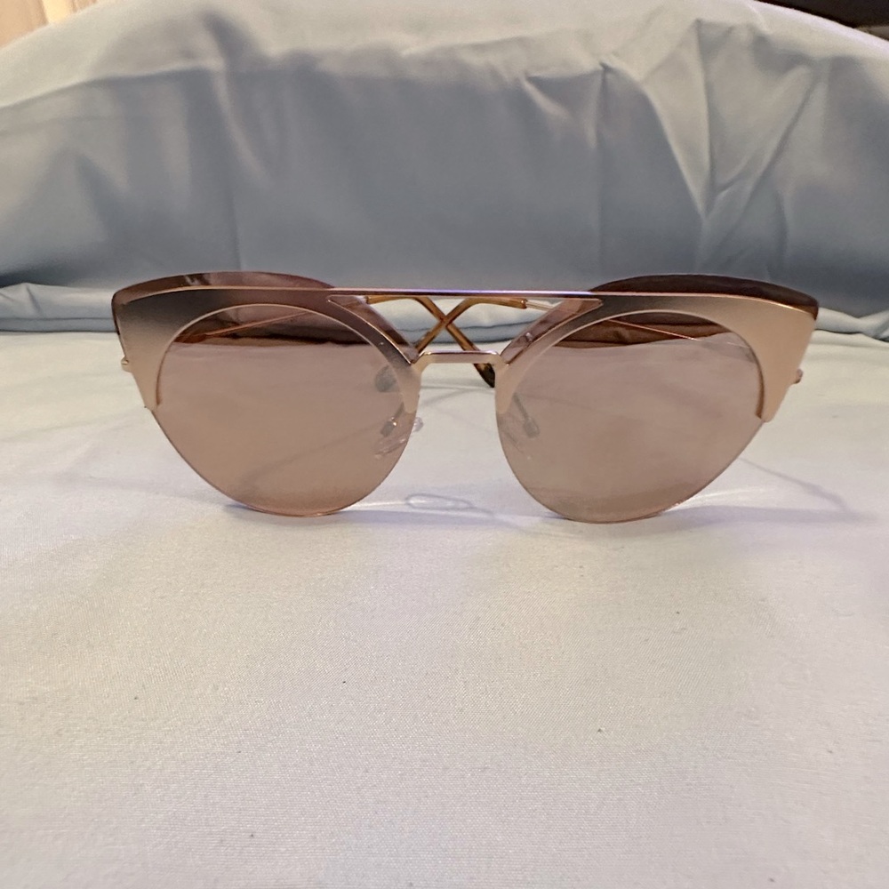 Elegant Mirrored Lens Gold Cat Eye Sunglasses